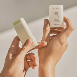 ضد آفتاب استیکی مات کننده SPF50 مناسب انواع پوست وزن 18 گرم بیوتی آف جوسان - 03