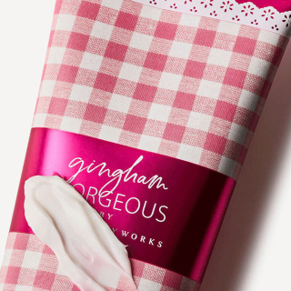 کرم آبرسان بدن مدل Gingham Gorgeous با رایحه گل های میوه ای وزن 226 گرم بث اند بادی ورکس - 02