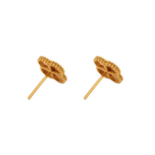 گوشواره میخی طلا 18 عیار زنانه با طرح ونکلیف سیگنیچر مدل ME1228 مهر گالری - 02