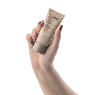 کرم ضد آفتاب بی رنگ مدل Rejuvenating با SPF50 حجم 40 میلی لیتر پرایم - 07