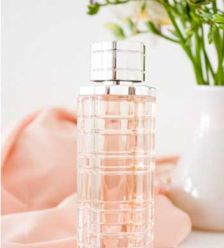 ادوپرفیوم زنانه مون بلان مدل Pour Femme Legend - 02