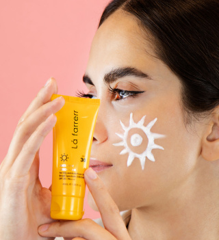 ضد آفتاب و ضد لک SPF 30 بدون رنگ پوست چرب و آکنه دار لافارر - 06