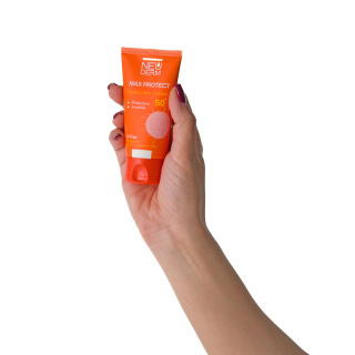 کرم ضد آفتاب بی رنگ مدل Max Protect SPF50 مناسب پوست چرب حجم 50 میلی لیتر نئودرم - 05