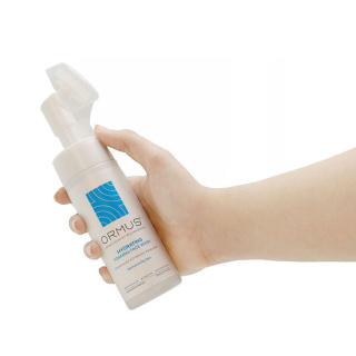 فوم شسـتشوی صـورت براش دار مدل Hydrating مناسب پوســت نرمال تا خشــک حجم 150 میلی لیتر اورموس - 01