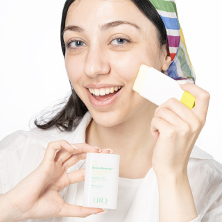 ضد آفتاب استیکی کنترل کننده چربی پوست با SPF+50 و PA++++ وزن 18 گرم یو آی کیو - 05