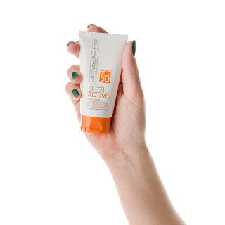 کرم ضد آفتاب بی رنگ SPF 50 مناسب پوست چرب و مستعد آکنه حجم 50 میلی لیتر ژاک آندرل پاریس - 04