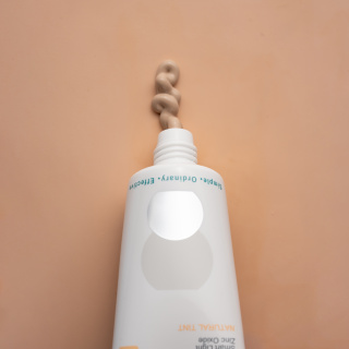 ضد آفتاب فیزیکال رنگی مدل Tone Bright با SPF 50 حجم 40 میلی لیتر برایت مکس - 04